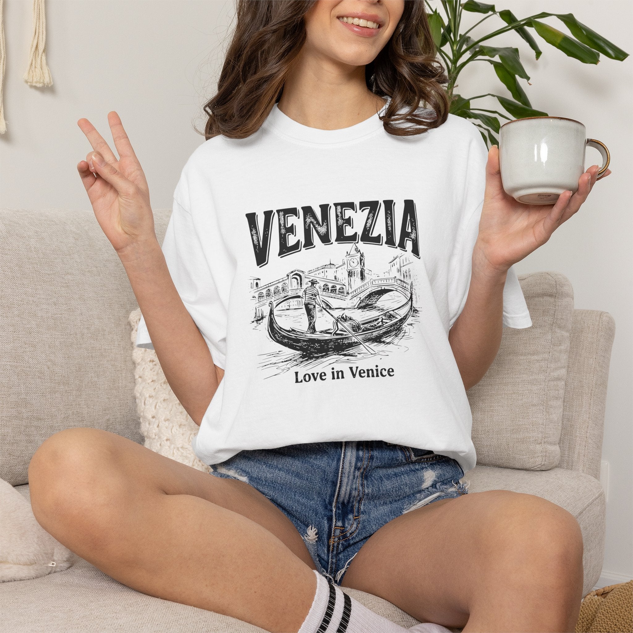 Love in Venice tee