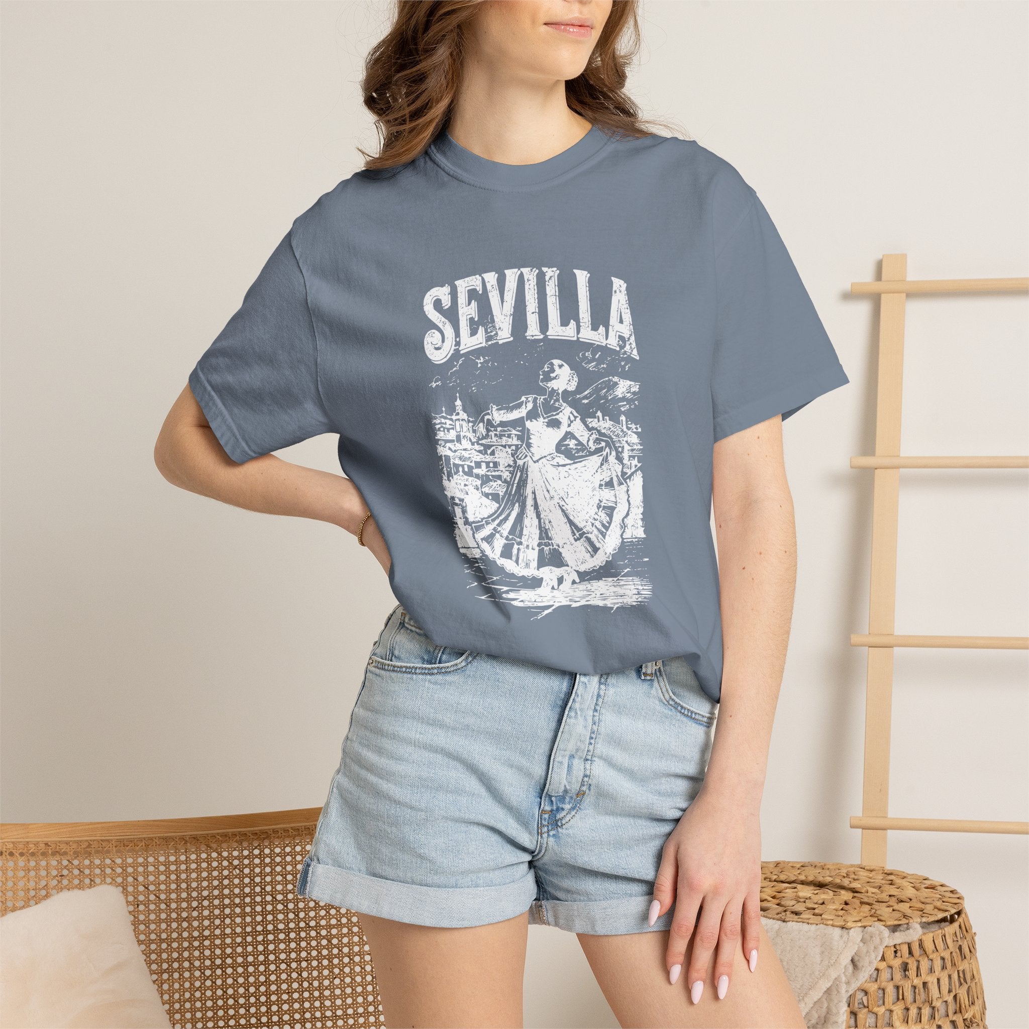 Sevillia tee