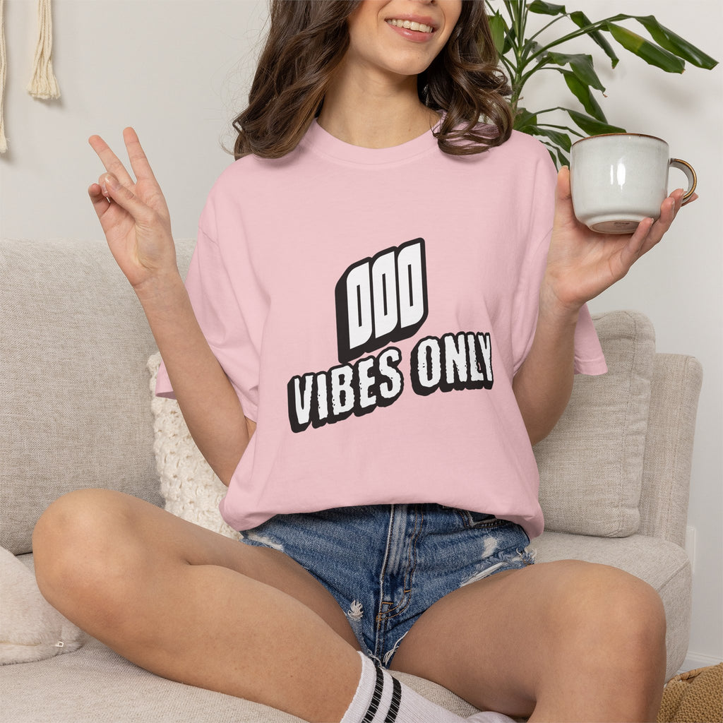 OOO Vibes Only teee