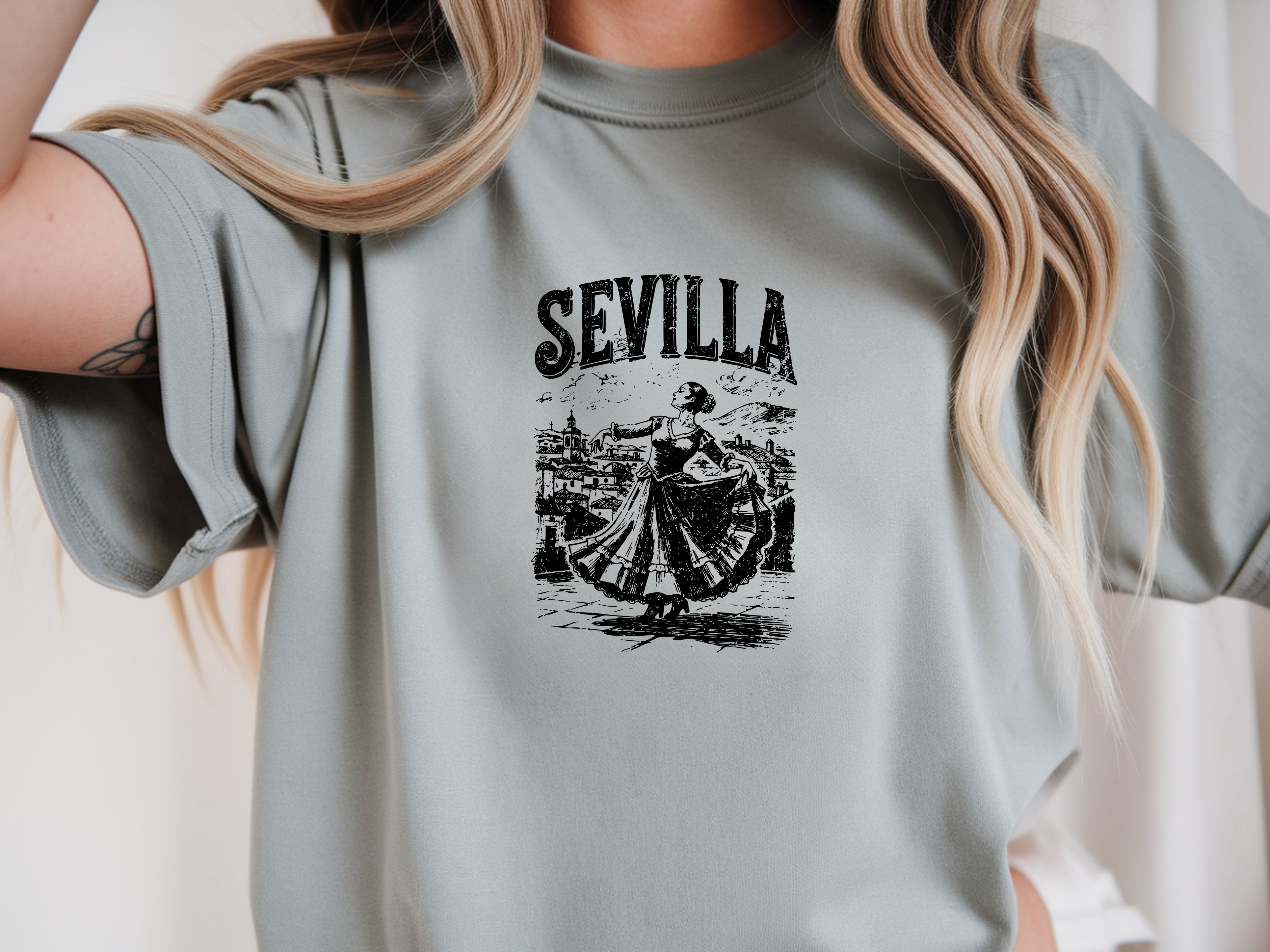 Sevillia tee