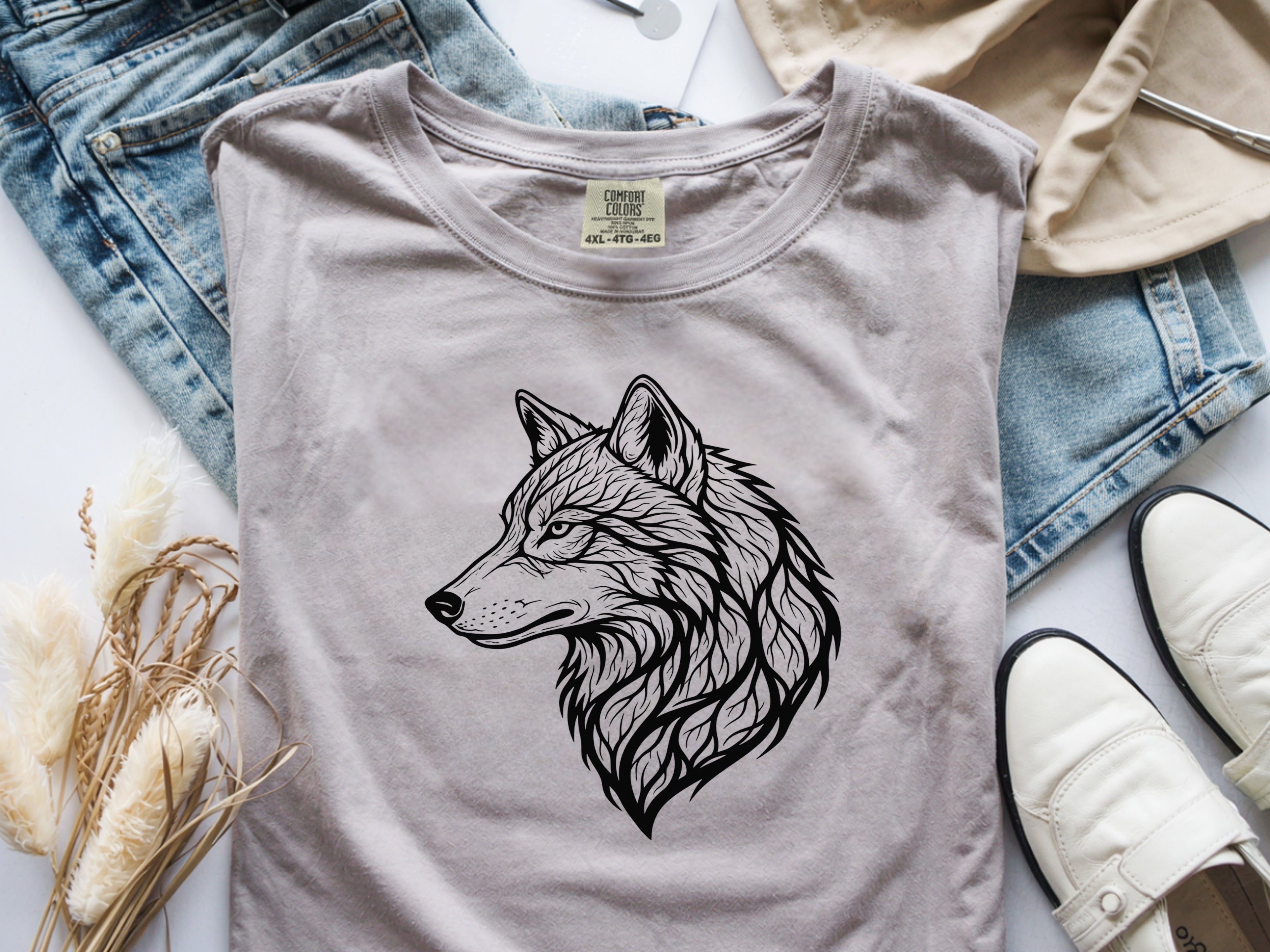 Wildlife Majestic Wolf Apparel