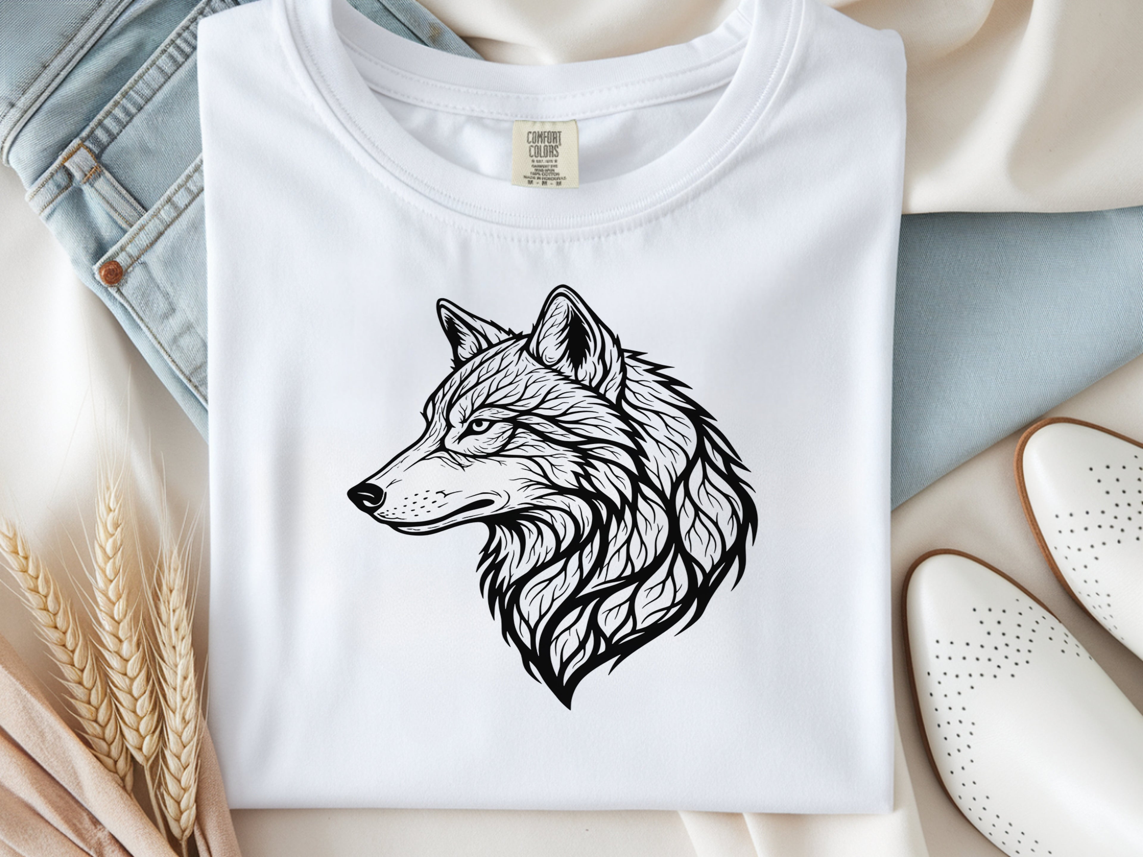 Wildlife Majestic Wolf Apparel