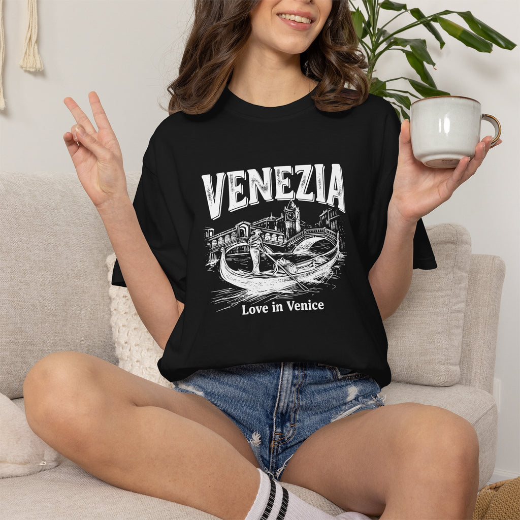 Love in Venice tee