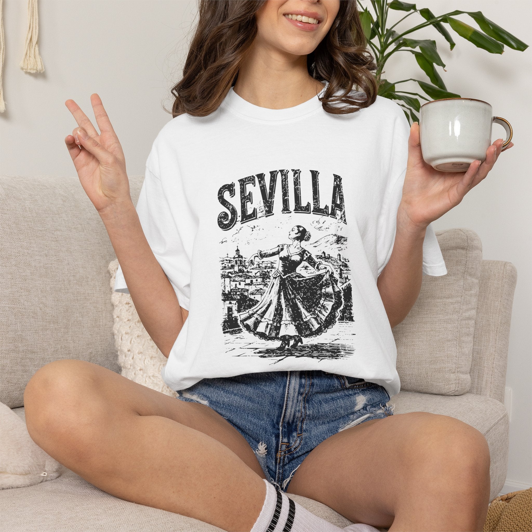 Sevillia tee