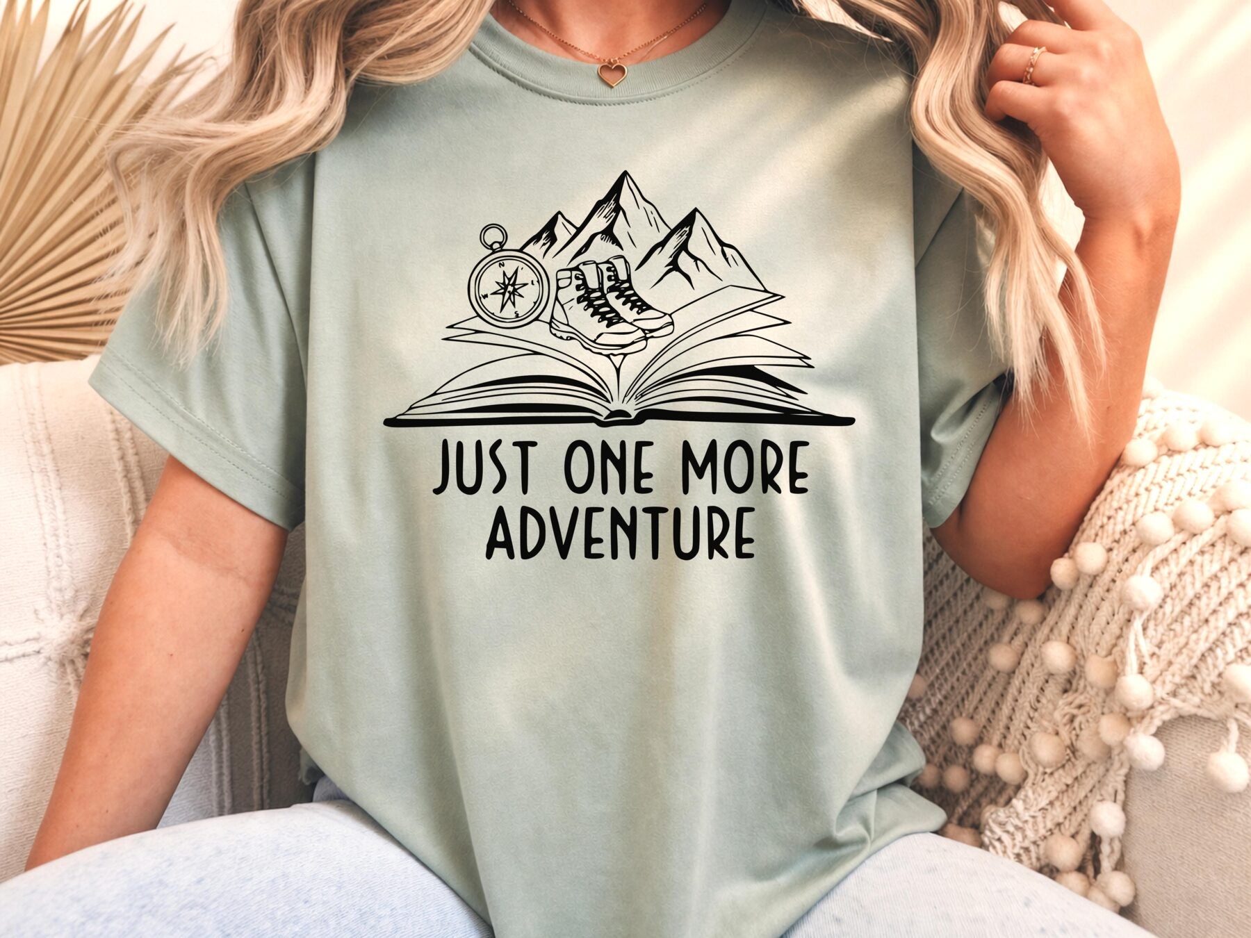 Hiking Boots Mountain Tee